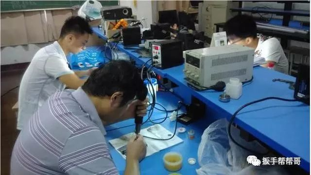 家電、手機和計算機維修中示波器的應用與必要性